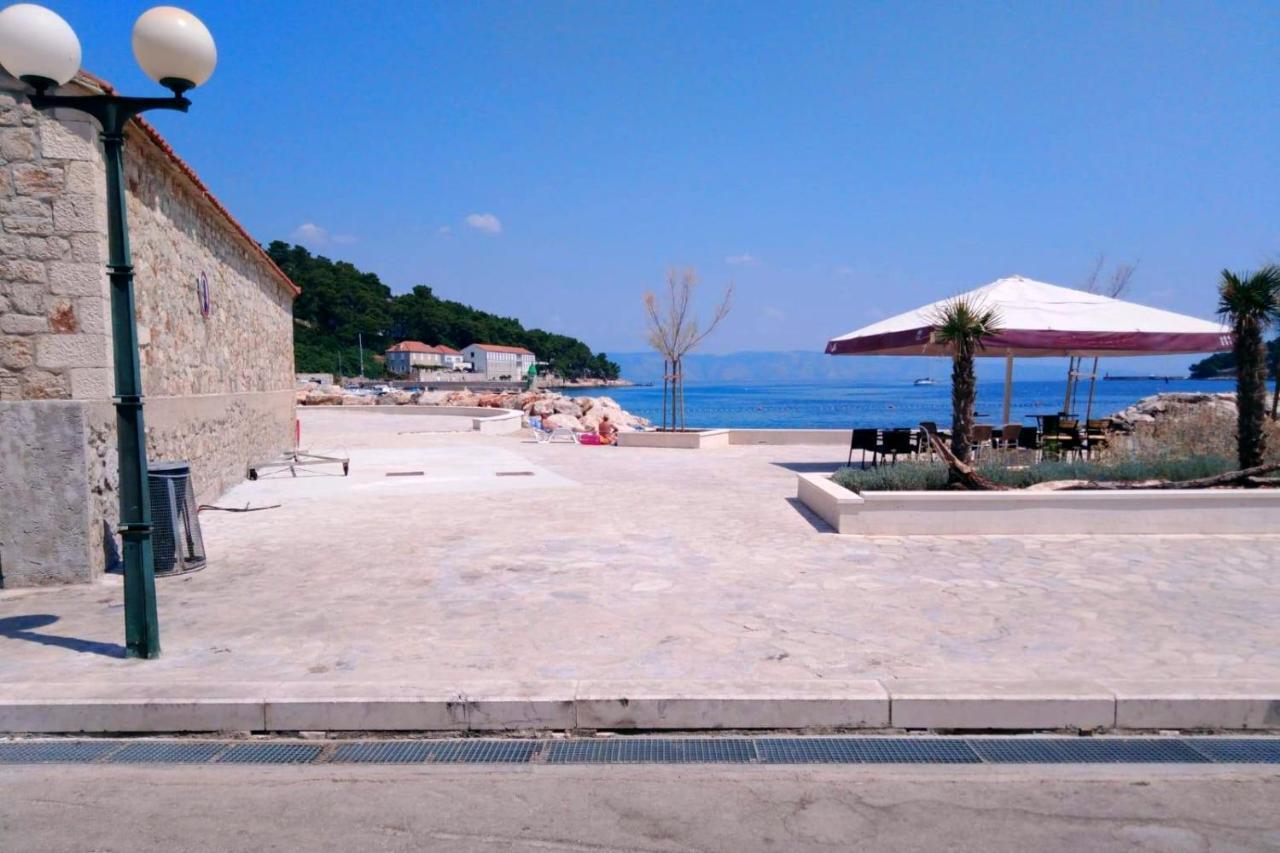Apartments By The Sea Jelsa, Hvar - 11319 Jelsa  Dış mekan fotoğraf