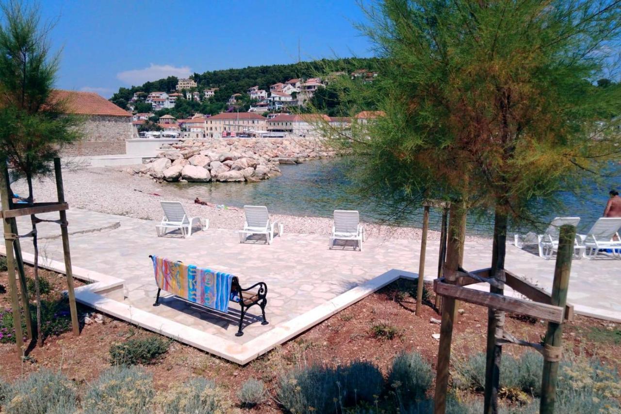 Apartments By The Sea Jelsa, Hvar - 11319 Jelsa  Dış mekan fotoğraf