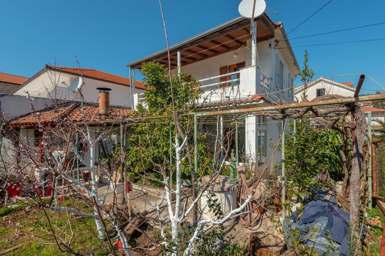 Apartments By The Sea Jelsa, Hvar - 11319 Jelsa  Dış mekan fotoğraf